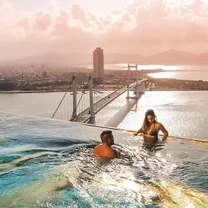 Wyndham Golden Bay Hotel Da Nang